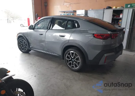 2026 BMW X2 xDrive28I z USA, uszkodzony, nr VIN WBX63GM09T5472132